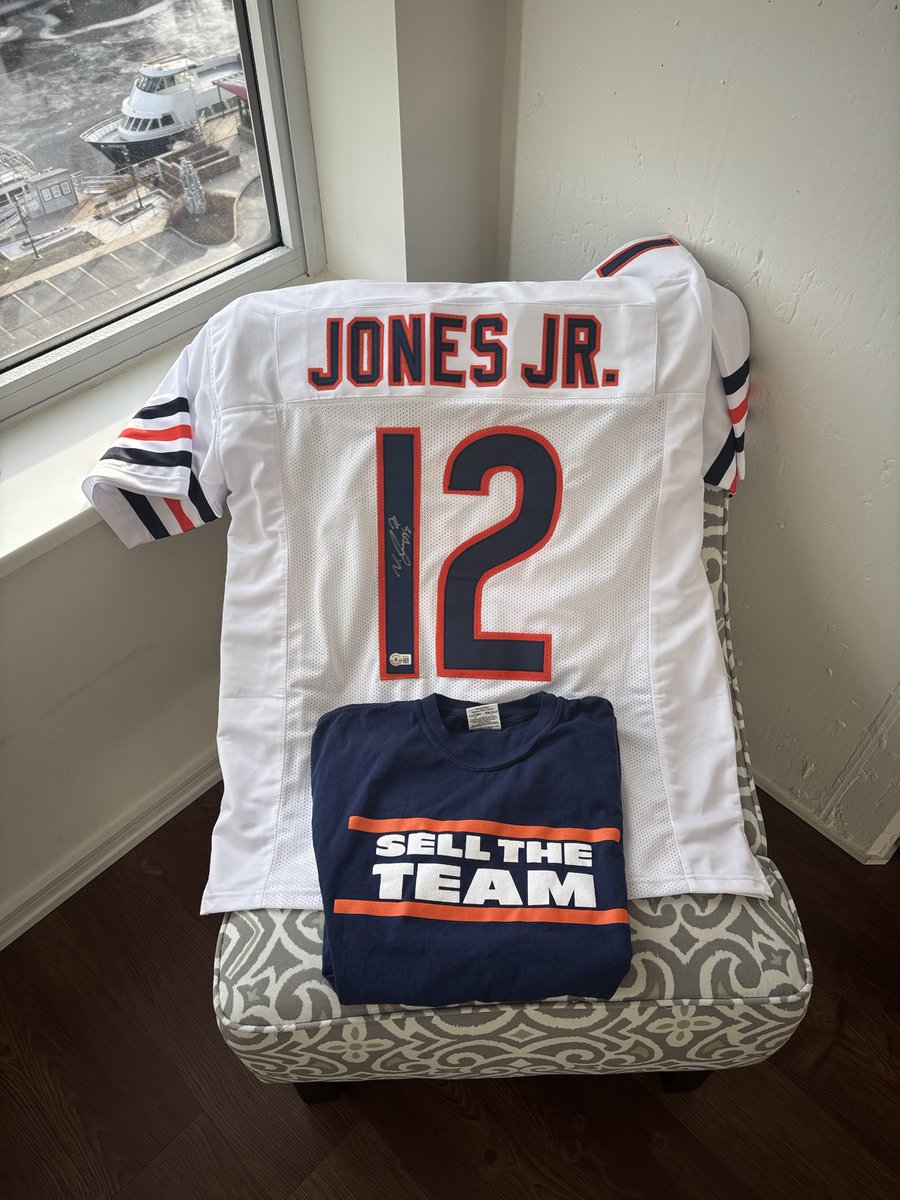 MB_Chicago's tweet photo. Today’s attire, Horocrux debut. #GreenBaySucks #FTP #Velus https://t.co/kHweZkQGEi