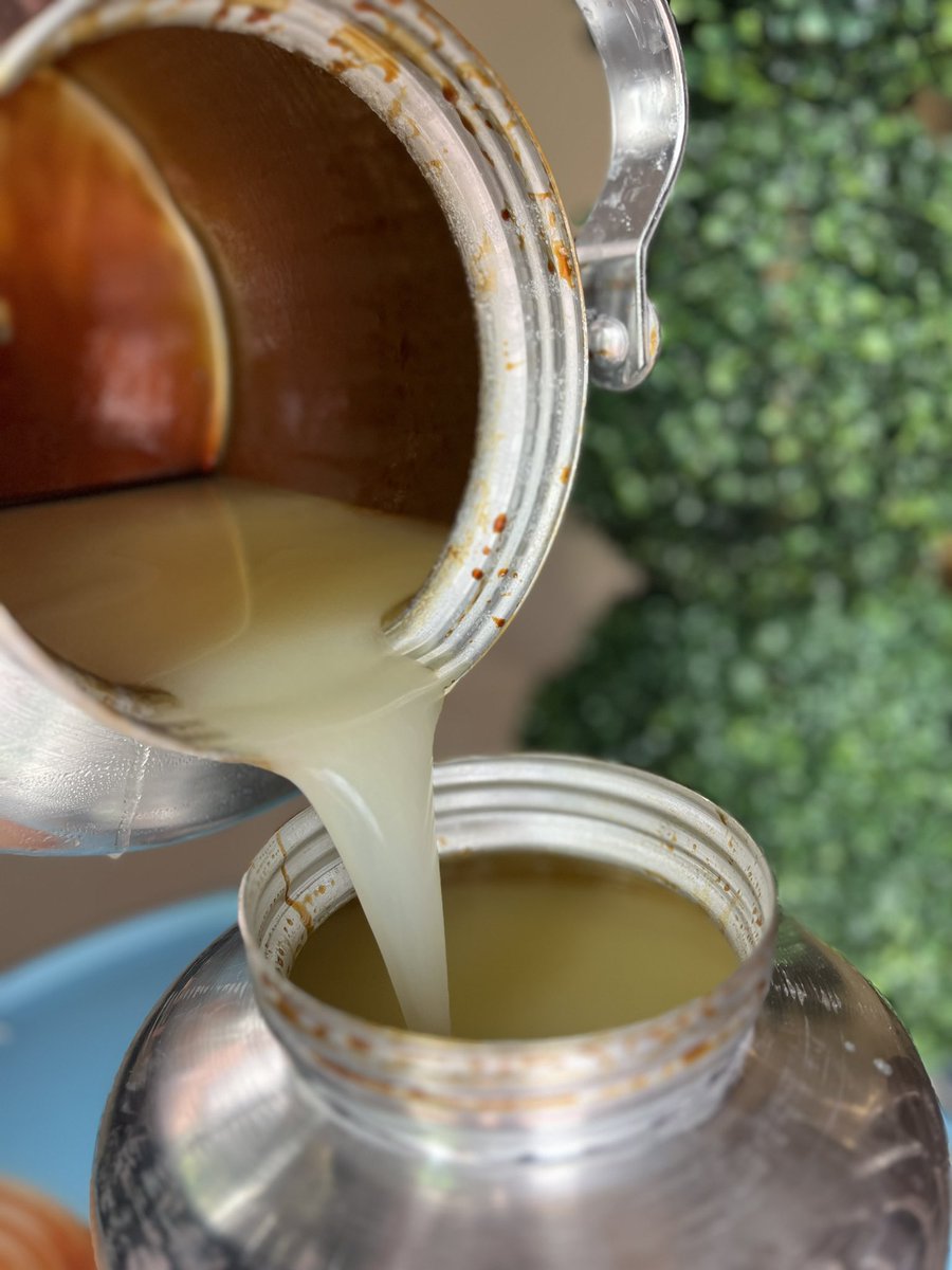 سلام عليكم
بدا حجز سمن الغنم مضمون و على الشرط و بدون إضافات و بدون بهار:
الكيلو ١٢٠ ريال
٥ كيلو ٥٠٠ ريال
١٠ كيلو ٩٠٠ ريال
السعر لا يشمل الشحن، الشحن على حساب العميل
- متجر #دكان_عبيد مرخص من منصة العمل الحر
للطلب 0500553417
#الاحساء و نشحن لجميع مناطق المملكة