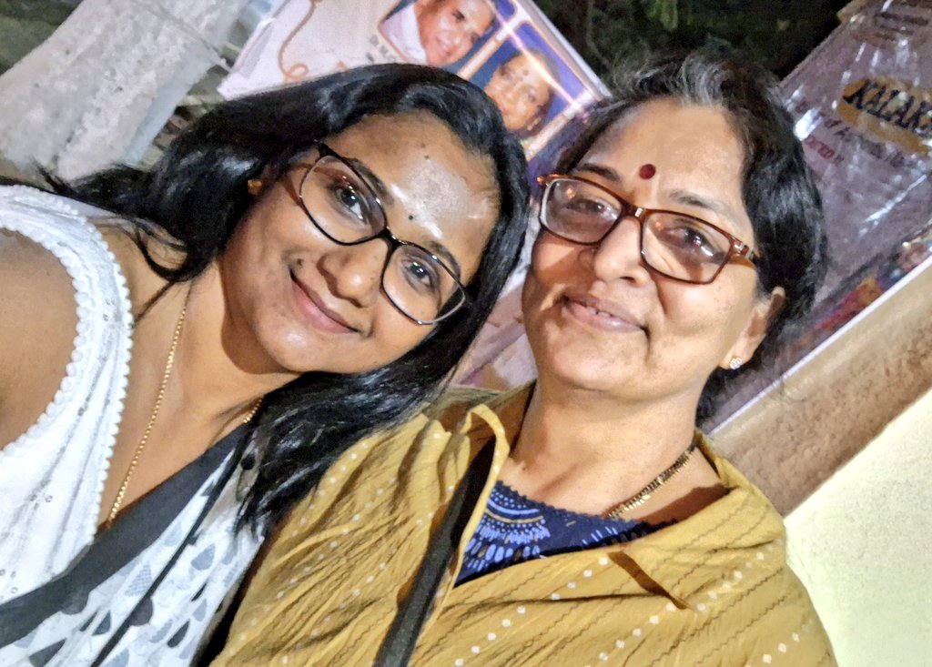 dhanvihrudya's tweet photo. Thank you for letting me know about this work shop akka🤗 
A well spent day making #cherial face mask with natural colors and playing Vamana guntalu. https://t.co/CjU7lagR5Z