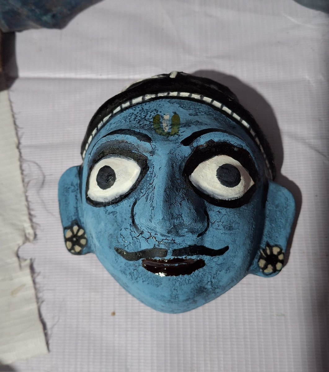 dhanvihrudya's tweet photo. Thank you for letting me know about this work shop akka🤗 
A well spent day making #cherial face mask with natural colors and playing Vamana guntalu. https://t.co/CjU7lagR5Z