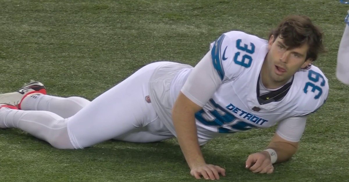 instinctmag's tweet photo. The NFL Field Just Gave Us a Viral Moment for the Ages—Watch Now https://t.co/UmLLzDX7QR #JakeBates #NFL https://t.co/GnWLssum0B