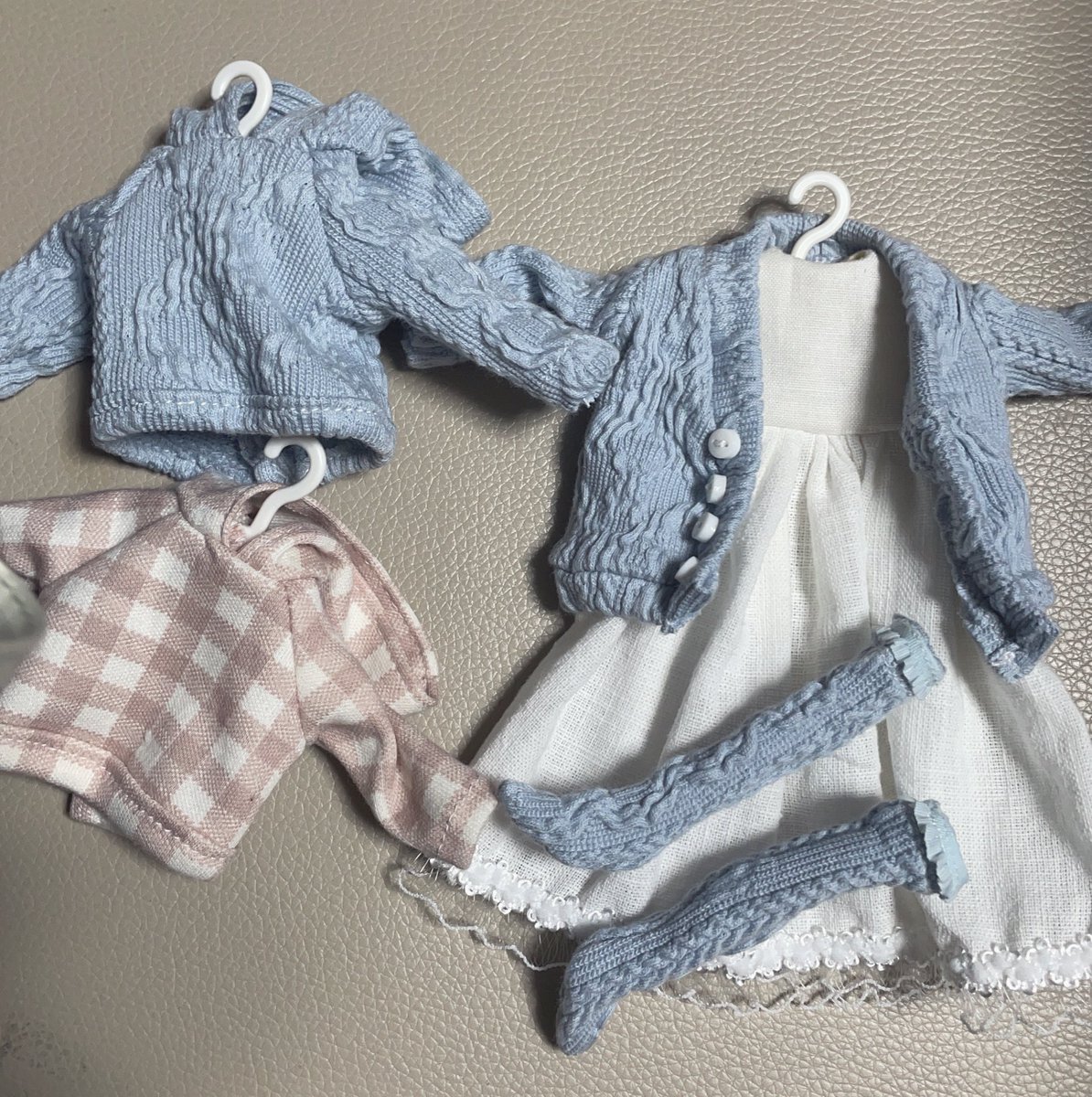 Riruma10's tweet photo. 初部門のドール服制作時間なく💦
なかなか進まなかったけど後、2日頑張る💪 https://t.co/OPANZla6RA