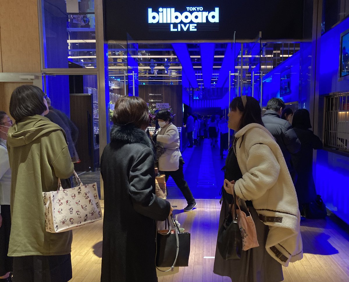 akkyoss's tweet photo. 私にとって2025年最初のライブ✨、参加して来れました！ビルボードツアー最終公演、㊗️完走！ま��㊗️お誕生日公演🎉。デュエットも本当に素敵で、素晴らしかったです♪改めておめでとう御座います🎵　#chagebillboardlive https://t.co/6MsiYf7nBu