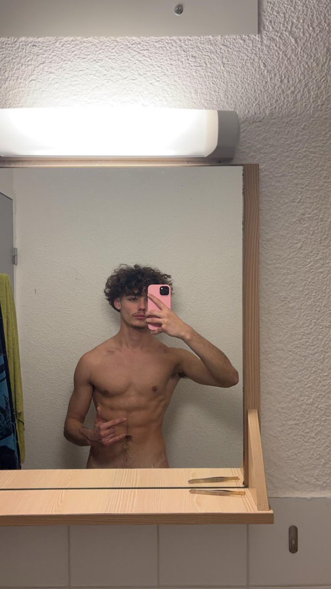 Bon dimanche à tous ! 🔗📲🤓!

top4fans.com/mateooooo/

RT &amp; SHARE pour gagner une vidéo gratuite ! 🆓