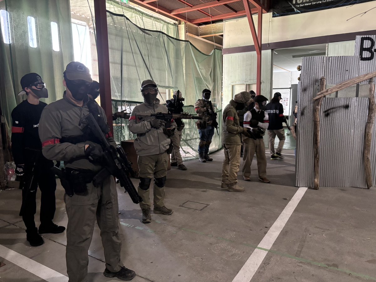 specialforce888's tweet photo. 1/5【ブログ】https://t.co/P7aVbDso1b
本日は焼津フィールド最後のゲーム『終わりなき戦い』の開催日でした。
#サバゲー初心者　#サバゲーマーさんと繋がりたい https://t.co/0V3VPSGB8W