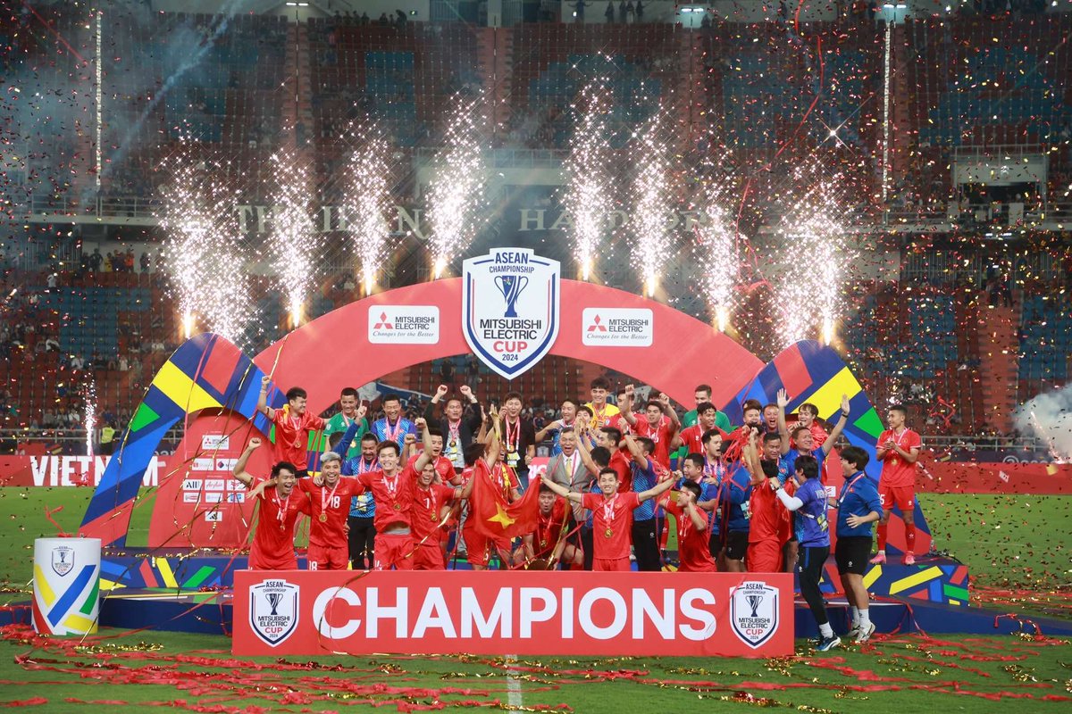 ✨ AFF CHAMPIONSHIP 2024✨

Here is Final Ranking

🏆Champion: Vietnam 🇻🇳
🥈Runner Up : Thailand 🇹🇭
🥉3rd Place: Singapore 🇸🇬, Philippines 🇵🇭

#AMEC2024