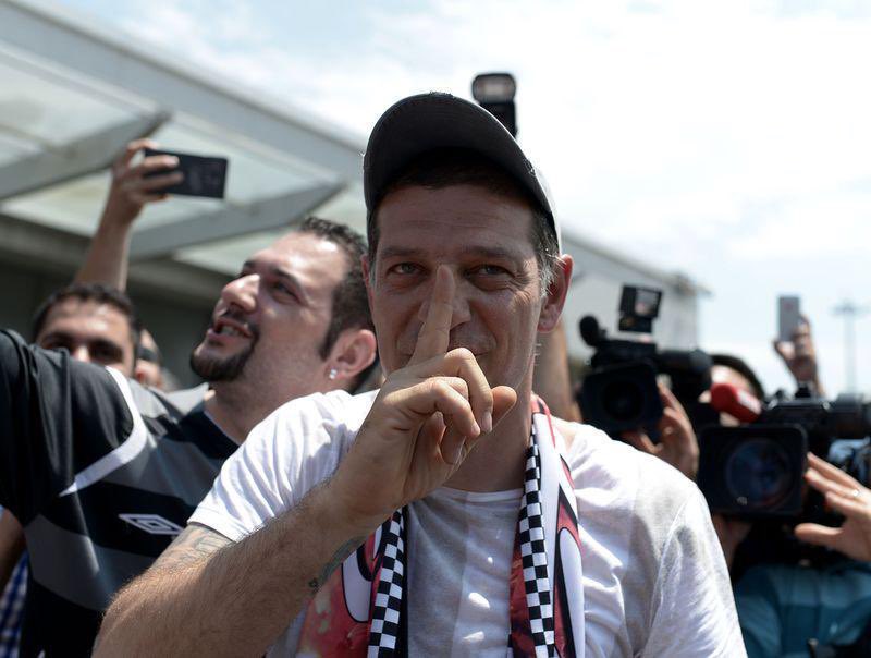 Slaven Bilic - Türk Futbolu tarihinde şampiyon olamamasına rağmen takımdan ayrılırken kendisine veda etmek amacıyla kulüp tarafından basın toplantısı düzenlenen ve hava alanında binlerce insan tarafından uğurlanan tek Teknik Direktör.