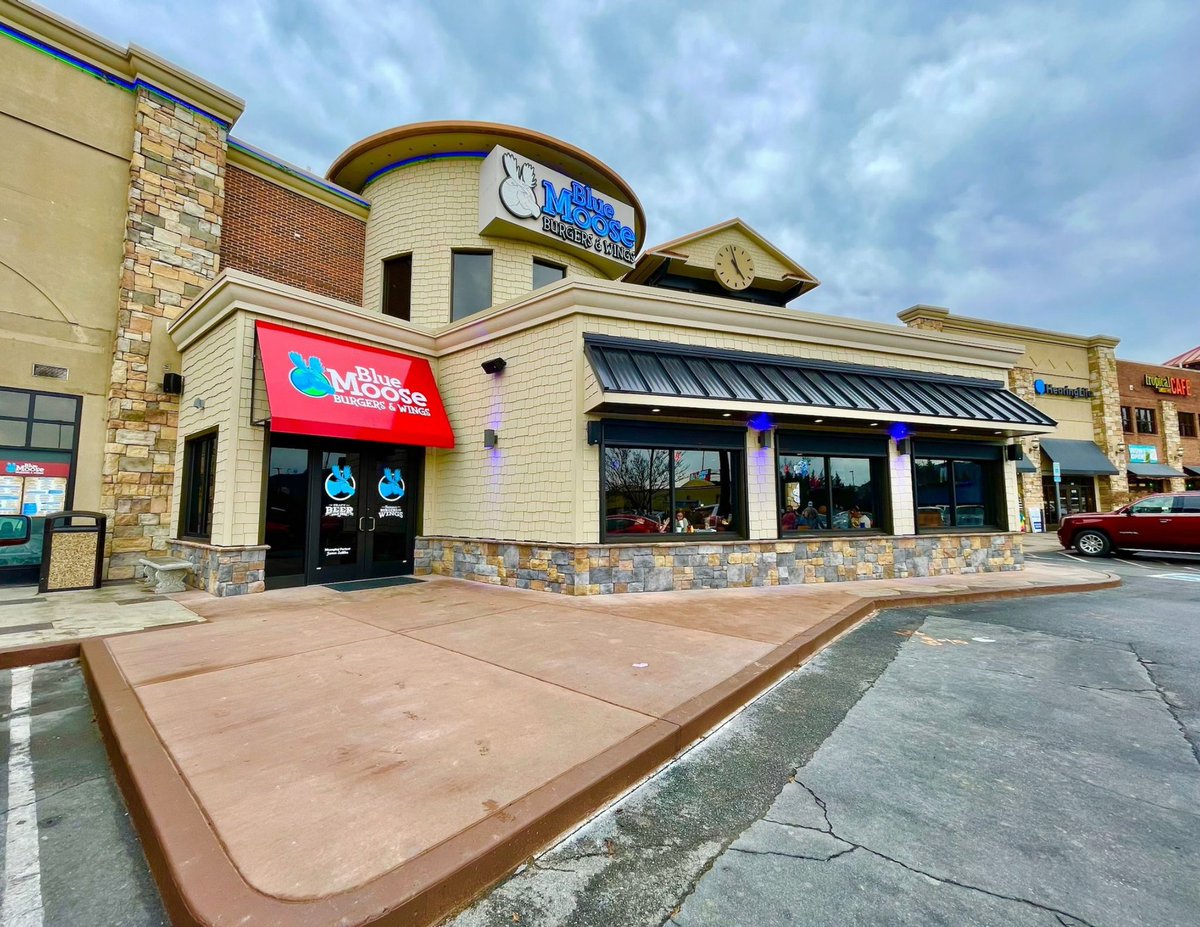 WNMLNFLReport's tweet image. Come join @SportsAnimal991 with @JWilkersonWNML @BadTakeAndy and Kevin Simon at blue moose from 10-12:30.