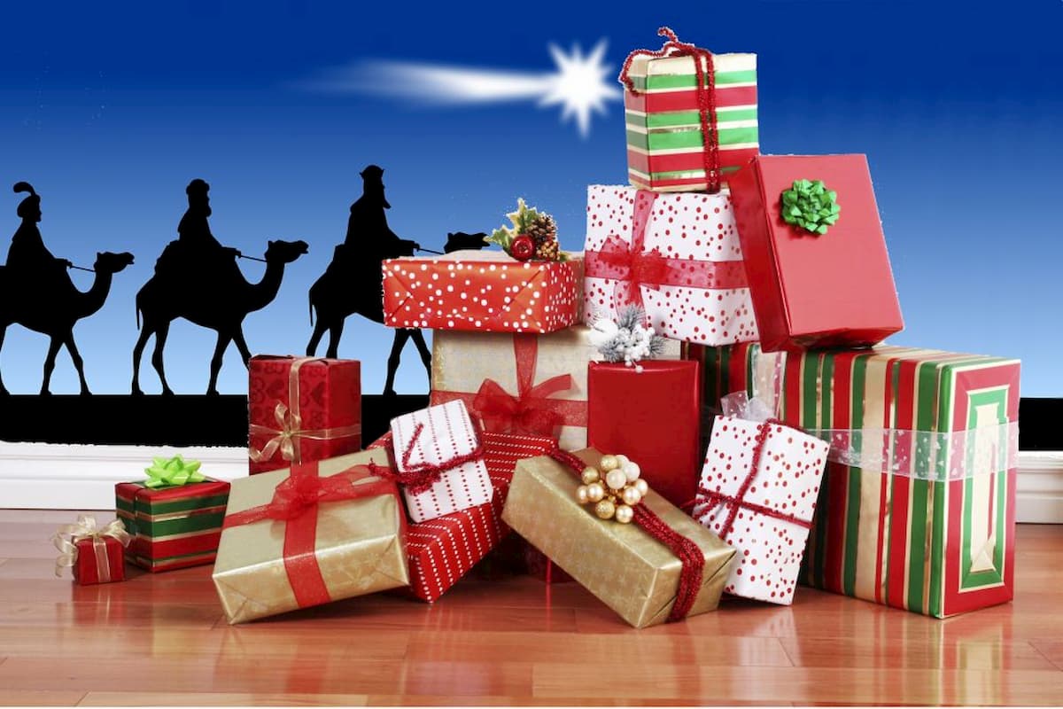 guardiacivil's tweet image. Han venido los #ReyesMagos y seguro que tenemos que deshacernos de muchos #residuos. Recuerda, el contenedor AZUL está destinado al papel y cartón. Y el contenedor AMARILLO para los plásticos 

El reciclaje es una forma de contribuir a la conservación del #medioambiente desde…