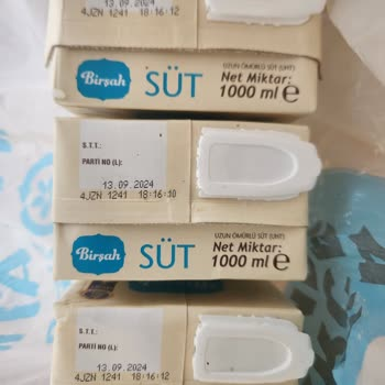 🥛 Danone içinde su tespit edilen "Birşah" marka sütlere toplama kararı aldı.

🛑 Kritik soru şu: "Sulandırılmış sütten içenlerin zararını kim tazmin edecek?"