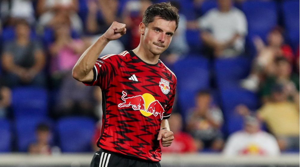 TheNorthInsider's tweet photo. 🚨| #ProLeague side #KAAGent is interested in signing #NewYorkRB striker Dante Vanzeir 👀🇧🇪

🔍 #Gent top scorer, Max Dean, is out for the rest of the season with an ACL injury, and #Vanzeir is on the list of potential replacements.

[h/t: Het Nieuwsblad]

#RBNY | #MLS | #COBW https://t.co/u3fxZRwR37