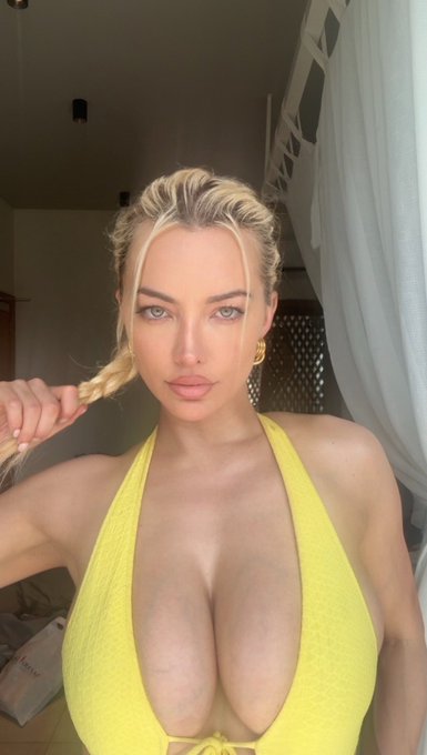 lindseypelas