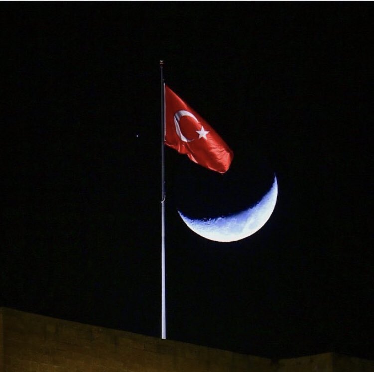 Seni selâmlamadan uçan kuşun
Yuvasını bozacağım.