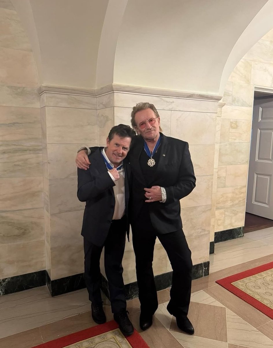 febottini's tweet image. #MichaelJFox and #U2 &apos;s #Bono

📸 Tracy Pollan