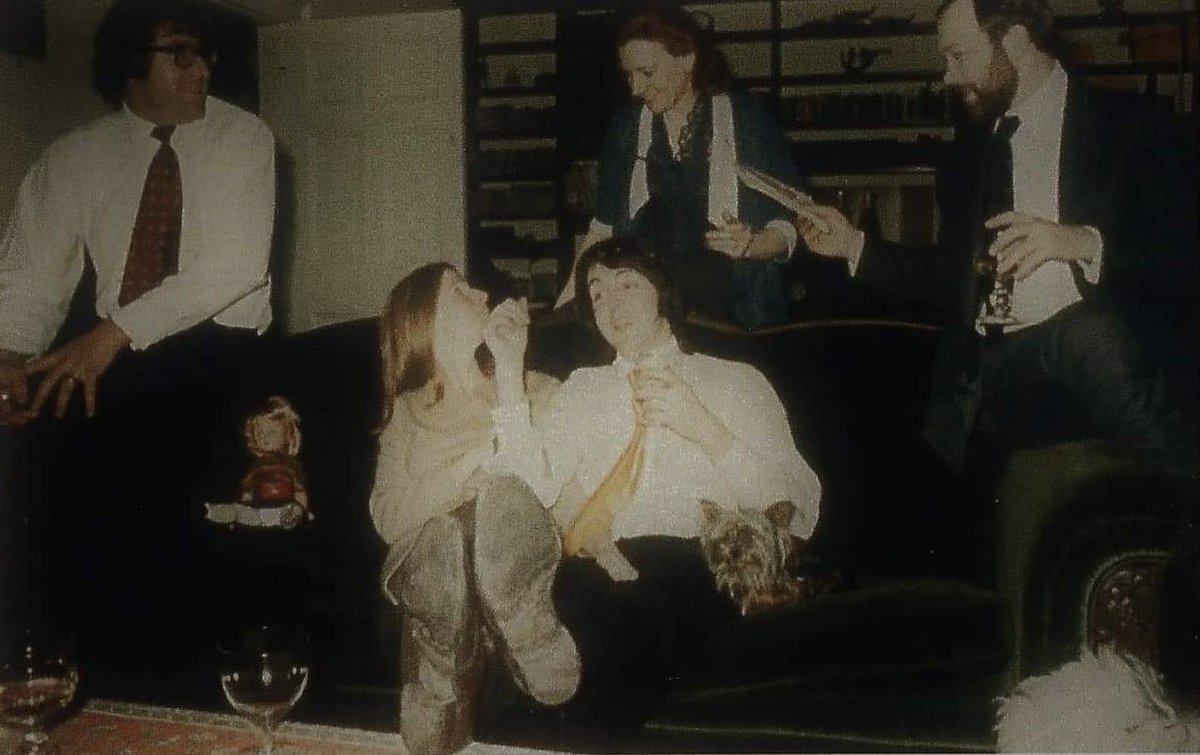 thefab4archive's tweet photo. Paul and Linda McCartney celebrating their wedding, March 12, 1969. https://t.co/30Uh8xunSl