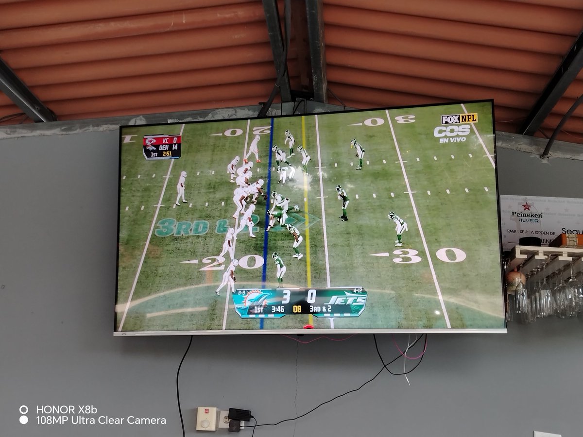En sintonia compae viendo a mis Dolphins, saludos hasta Chitré <a href="/JCBOYD_SPORT360/">Juan Carlos Boyd</a> <a href="/COSPanama/">COS</a>