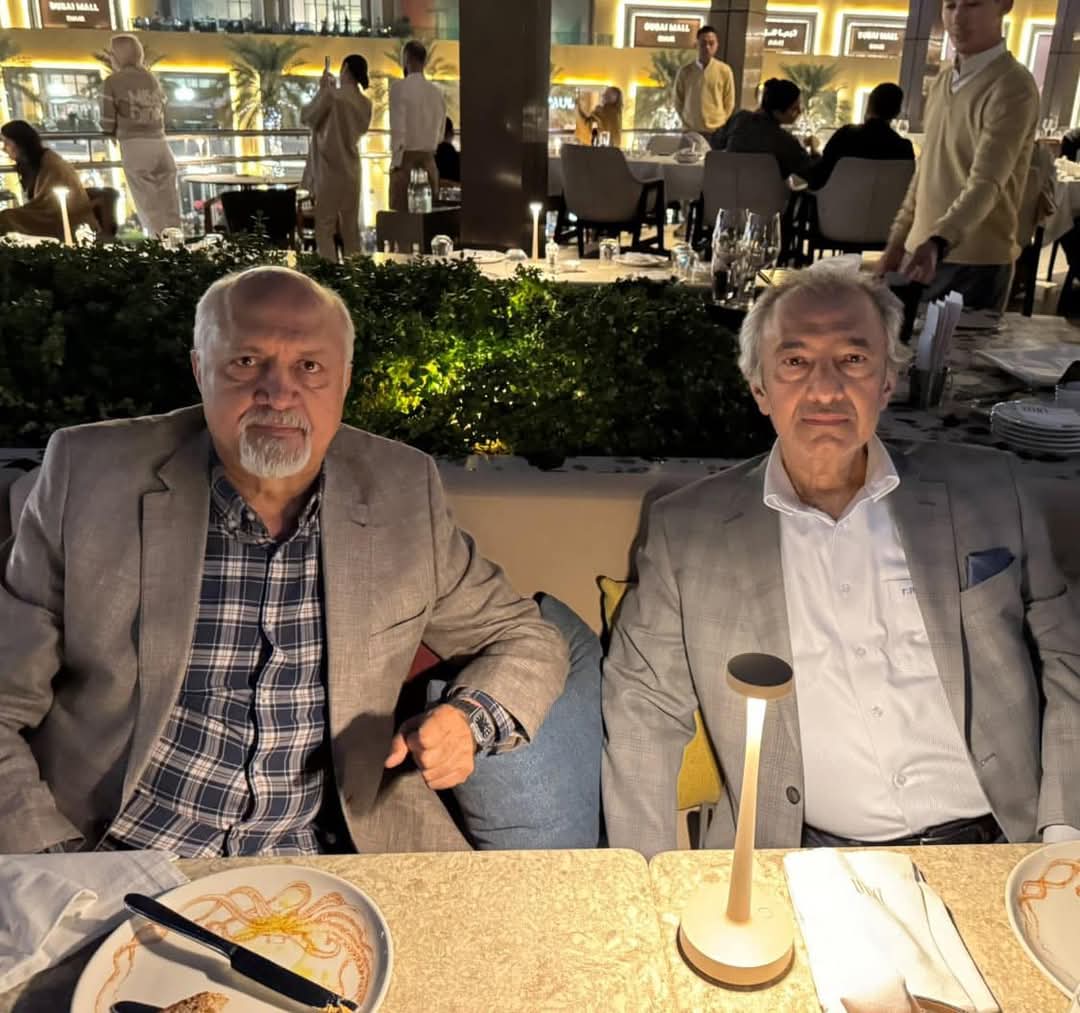 زوج قنادر من العراق الحديث.
فائق التنكجي عرفتوا مو 😪