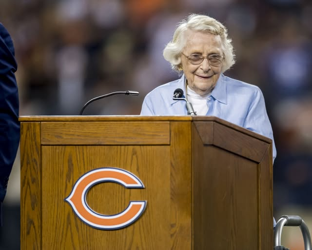 davidjpl's tweet photo. Well happy friggin' birthday today Virginia McCaskey!!!
Enjoy your "Bears-beat-Packers!" day today, and then please, begin your 102nd year tomorrow by firing some people! 🙂❤️🏈 https://t.co/U1XVsaXAW7
