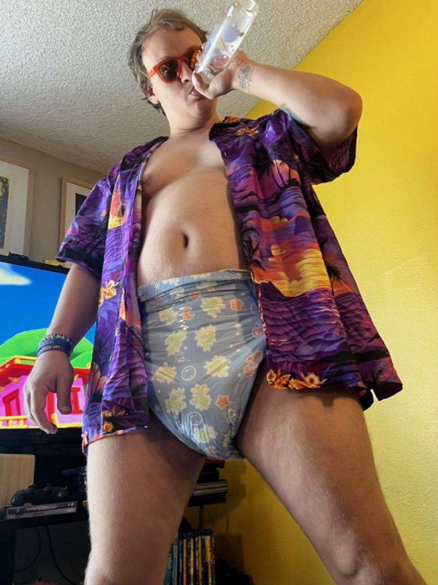 kinkygaystories (@kinkygaystories) on Twitter photo He didn’t see what the rest of us saw. <a href="/thebottlebear/">BottleBear</a> thought he was chugging a beer while football played on the TV. But his special glasses showed hm a different reality. For the rest of us, we saw him chugging his bottle in a diaper that looked ready to overflow! He didn’t see what the rest of us saw. <a href="/thebottlebear/">BottleBear</a> thought he was chugging a beer while football played on the TV. But his special glasses showed hm a different reality. For the rest of us, we saw him chugging his bottle in a diaper that looked ready to overflow!