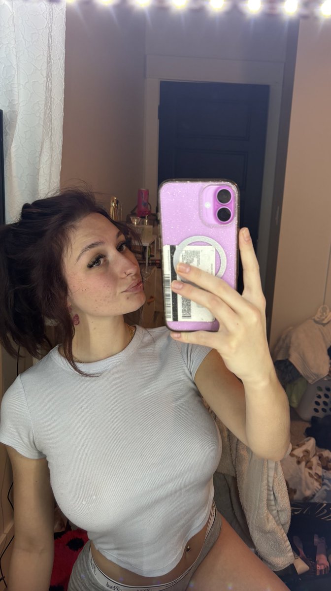 julia tweet media