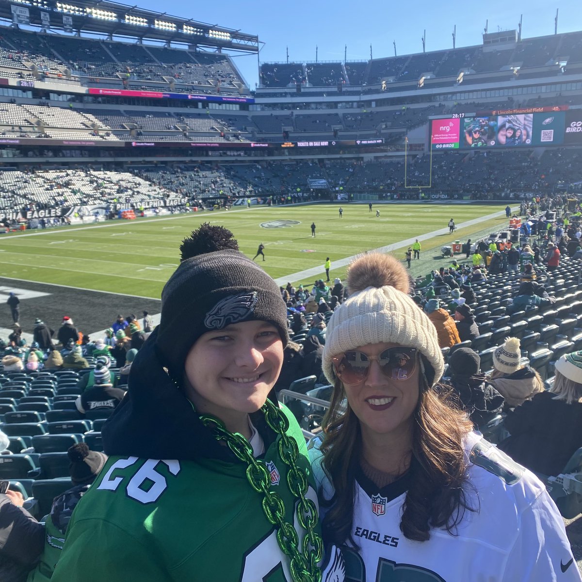 shellbell0818's tweet image. Game time 💚🦅🖤 #ItsMillerTimePhilly  @Eagles