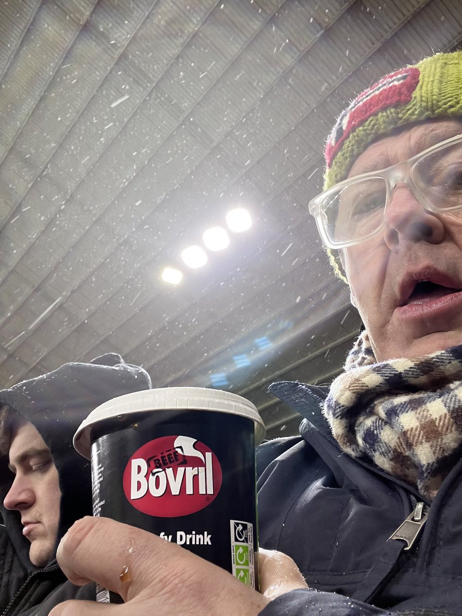 When the going gets tough, the tough have a bovril !
#freezing 🥶