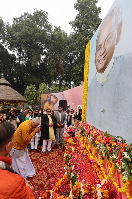 Offered my respects to Respected Late Sri Kalyan Singh ji on his 93rd birth anniversary at Lucknow today . Sri Raja Bhaiya Ex MP , Sri Sandeep Singh , UP Minister , Sri Govind Narayan Shukhla , State GS , Sri Shankar Giri , State Secretary were present .