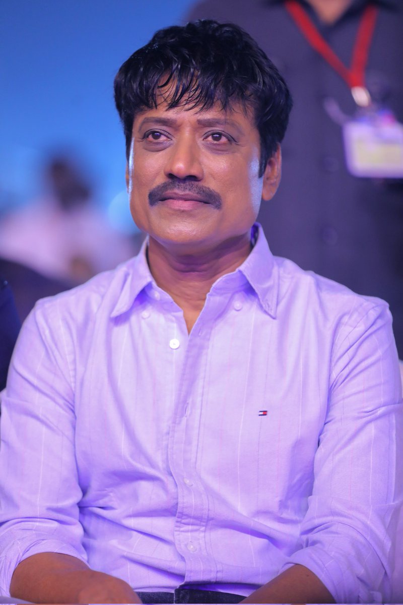 AkhilShatagni's tweet image. Friends re-union🤗😍

#GameChanger #MegaPowerEvent 
@iam_SJSuryah