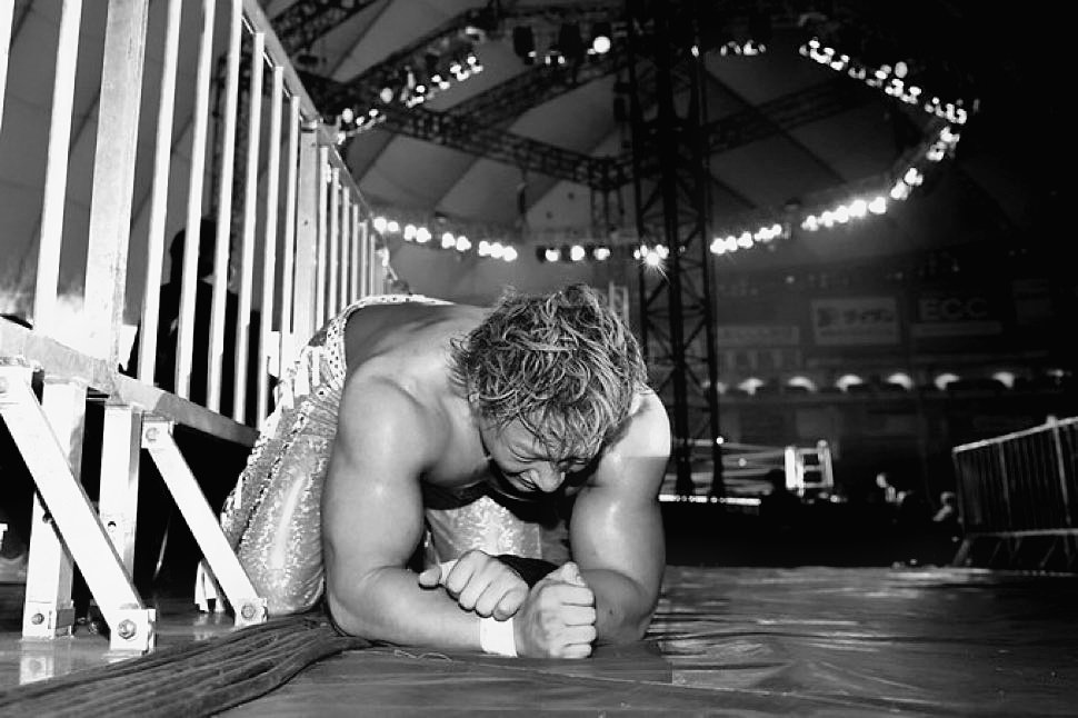 翔太さん、よく頑張りましたね. 💪🏻

海野さんがまだ怪我をしている間に戦うのは簡単ではなかったはずですが、頑張ってくれてありがとう. これからも応援しますので. 来年東京に行くので、またメインイベントに参加しましょう. 

#NJPW #新日本プロレス 
#海野翔太 #SHOTAUMINO