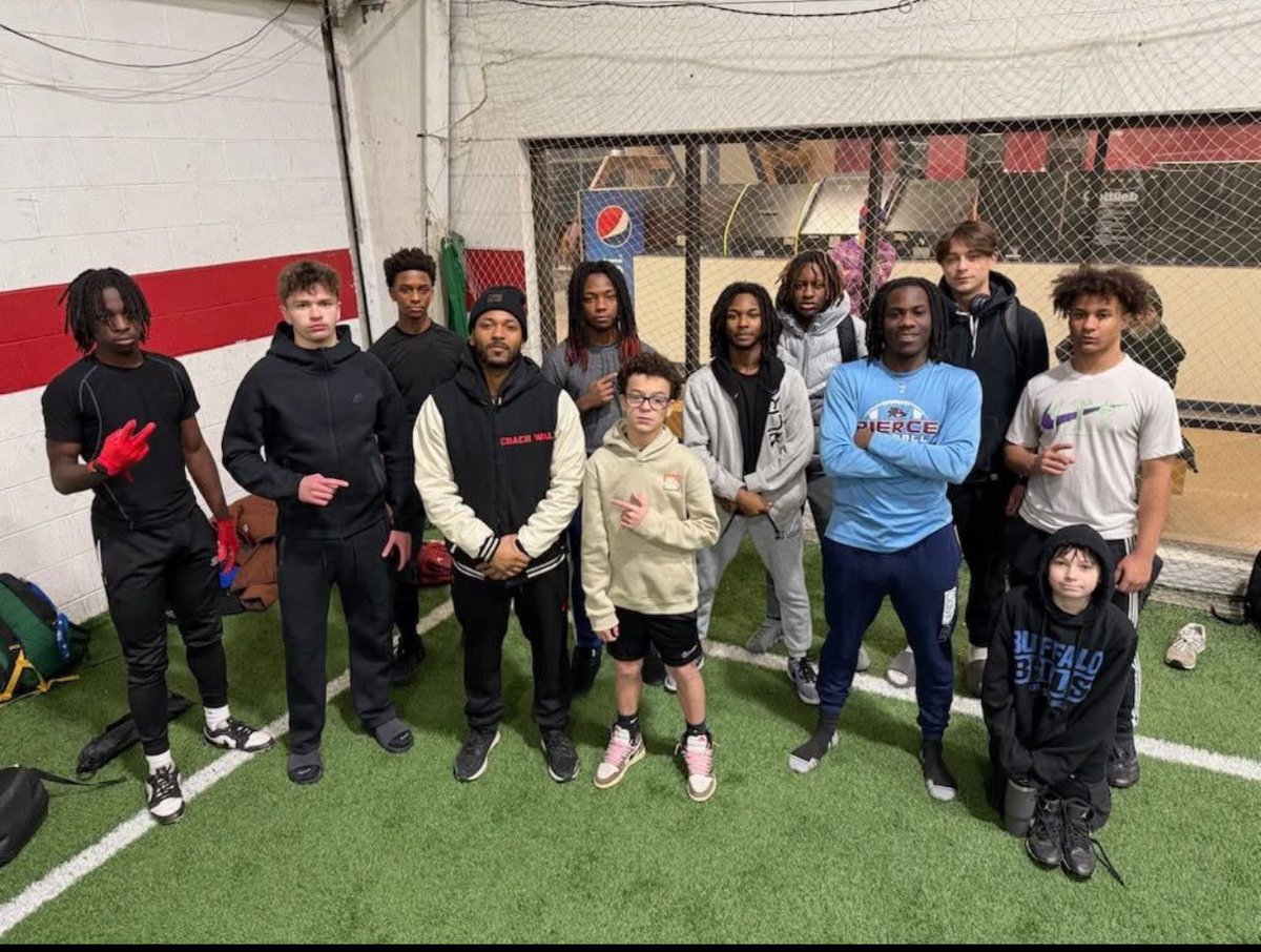 Gots some good reps in with the guys last night🏈.<a href="/CoachWaltw/">Coach walt Williams</a>