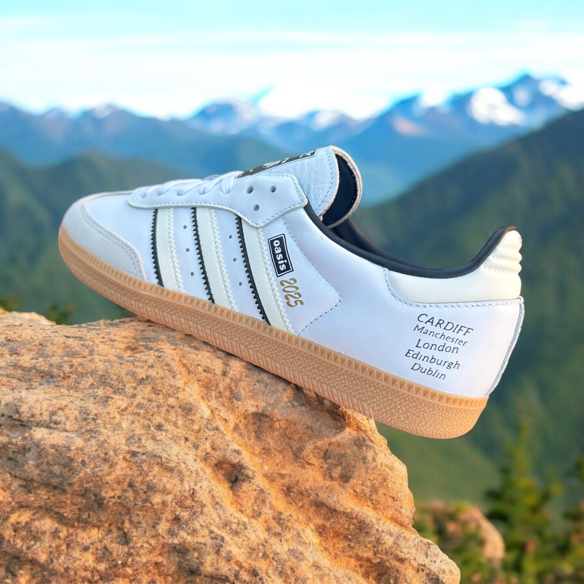 【UK限定】Oasis × adidas ジャージ pizza of death ahead of the upcoming tour, we thought we'd give r/oasis a
