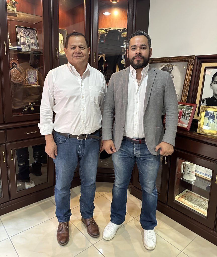 Mariodiaz03's tweet image. Mi solidaridad con el héroe que nos salvó del comunismo en 2009 y que hoy es perseguido y apresado por defender a Honduras de los Narco Socialistas. 

Mi general Romeo Vásquez Velázquez no está solo. 🫡🇭🇳