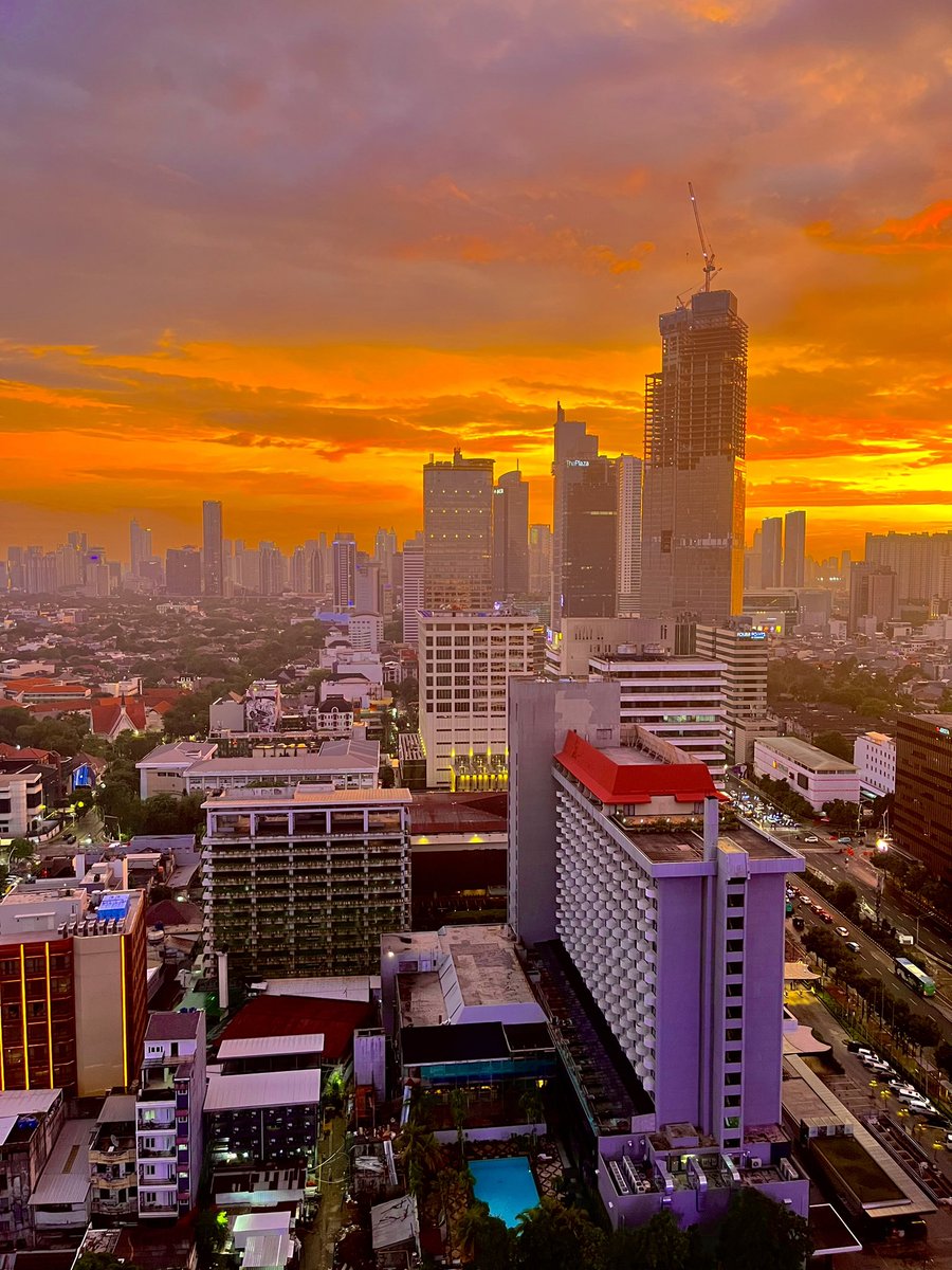 30SecondToMerz's tweet image. More skies 🌆