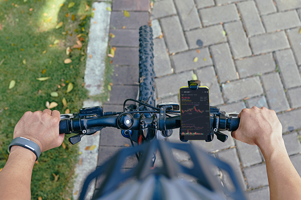 binance's tweet image. Is this what chart addiction looks like?