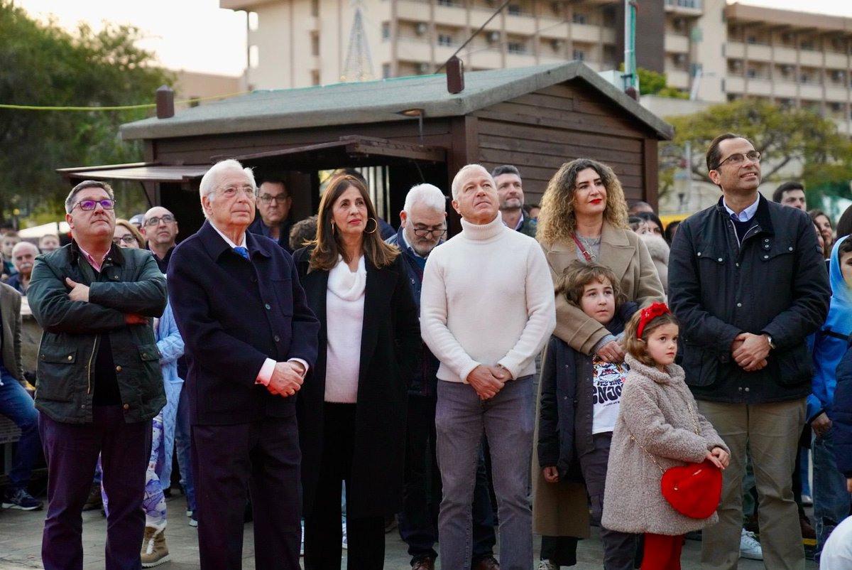 GobiernoMelilla's tweet photo. Con un video recordatorio de las actividades de Navidad y otro que narra un bello cuento sobre la llegada de los Reyes Magos a Melilla ha comenzado en la plaza de las Culturas la noche mágica. https://t.co/EnfCkbZ9rQ