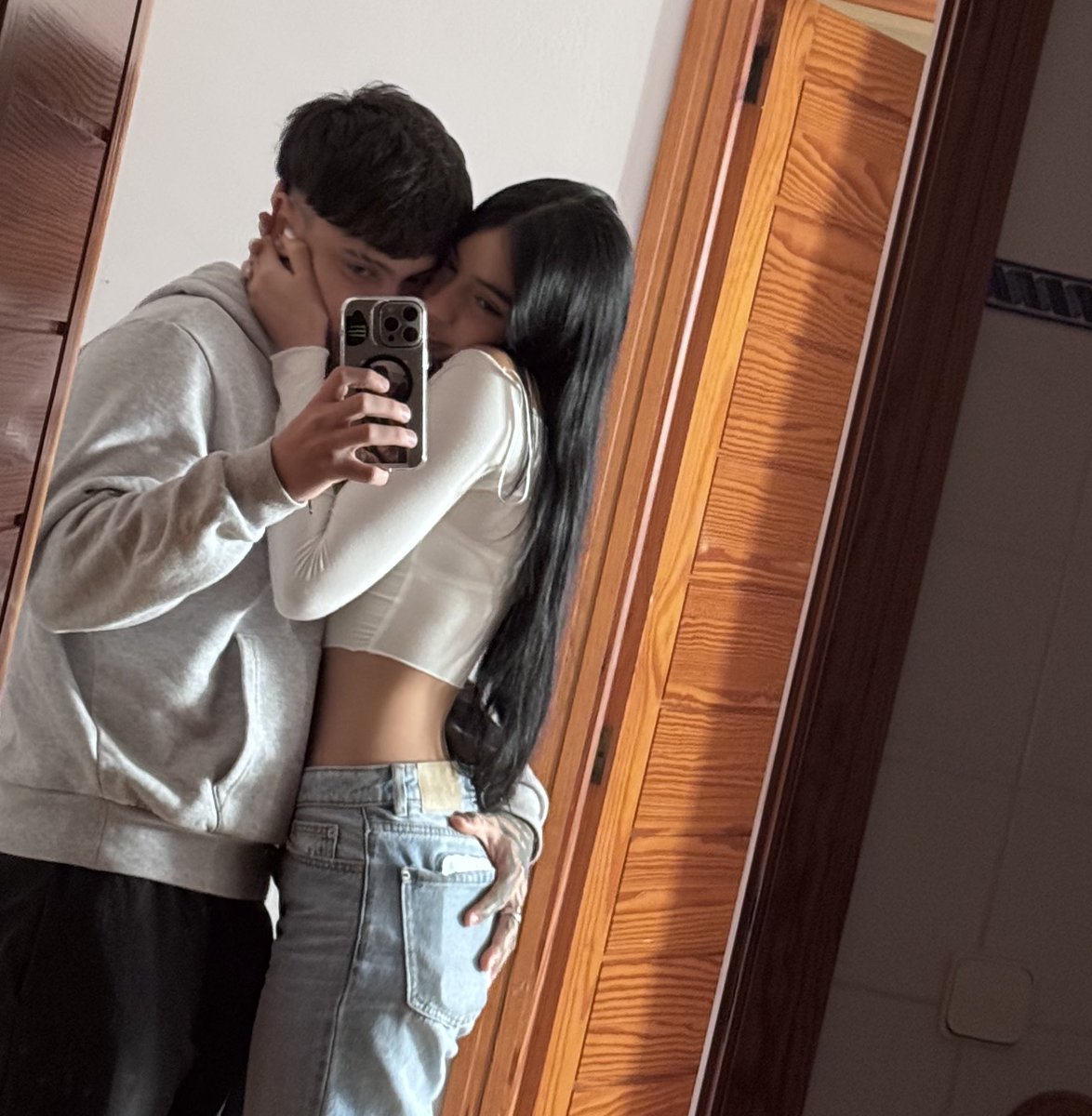 aquí, siendo feliz conmigo 🥰