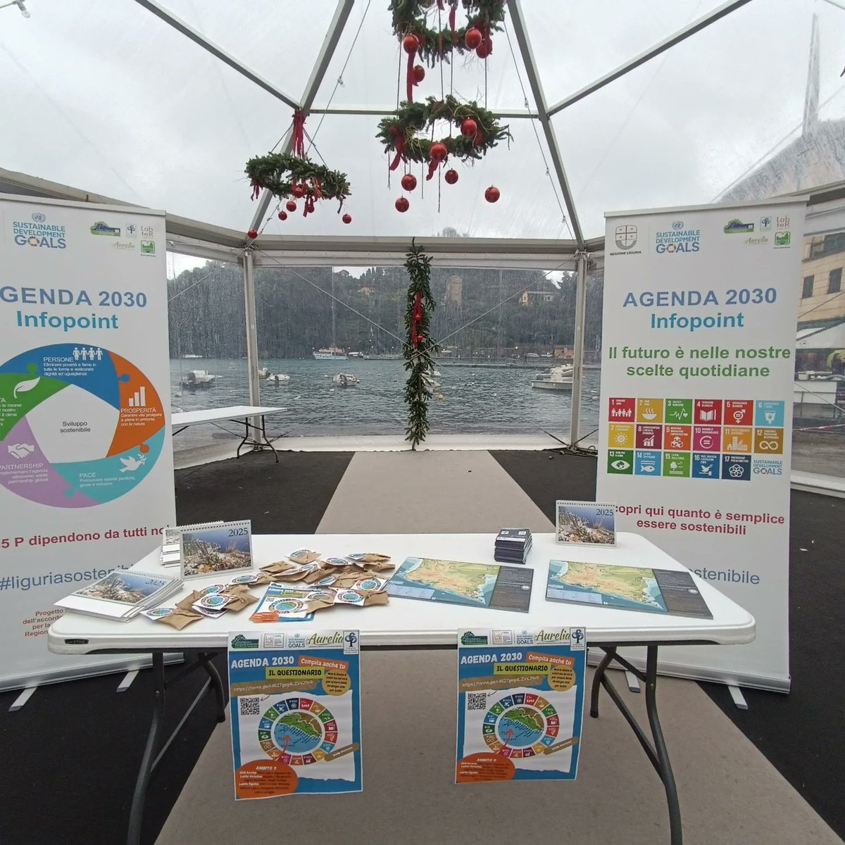 ParcoPortofino's tweet photo. Verso il 2030, Strategie per lo #SviluppoSostenibile
Ha avuto luogo oggi in piazzetta a #Portofino l'incontro rivolto alla cittadinanza. Escursionisti, famiglie e turisti hanno chiesto informazioni e condiviso buone pratiche.
#liguriasostenibile
#RegioneLiguria https://t.co/IlMpyd99BS