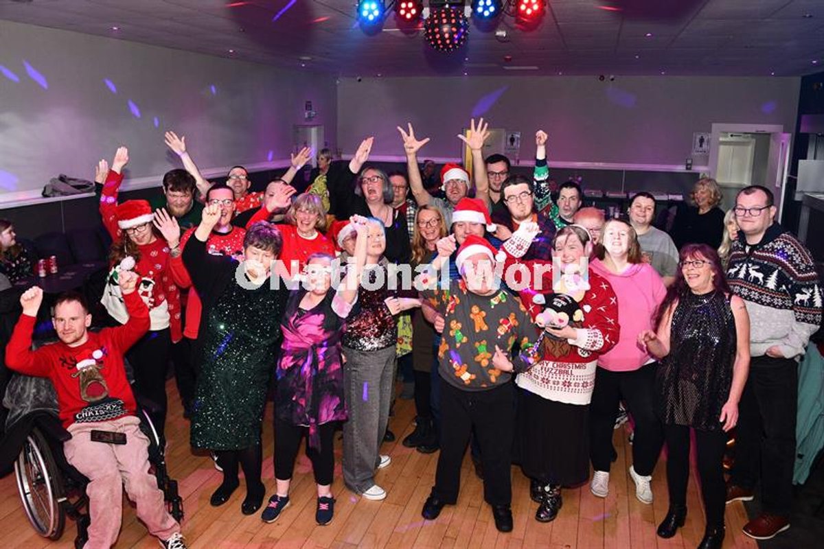 FrostytheAutisticKittyYT 2004 🐟🩵🧩 tweet media