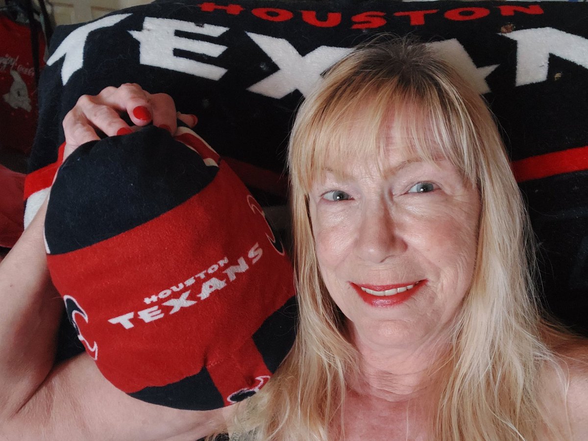 ShayneW90214942's tweet photo. LETS GO TEXANS!! WHOOHOO!! @HoustonTexans @TexansCheer @TexansSupporter @TexansTORO1 @Texans_Gameday 😁🏈🏈🏈🏈🏈✨️ https://t.co/41NQV4rq5y