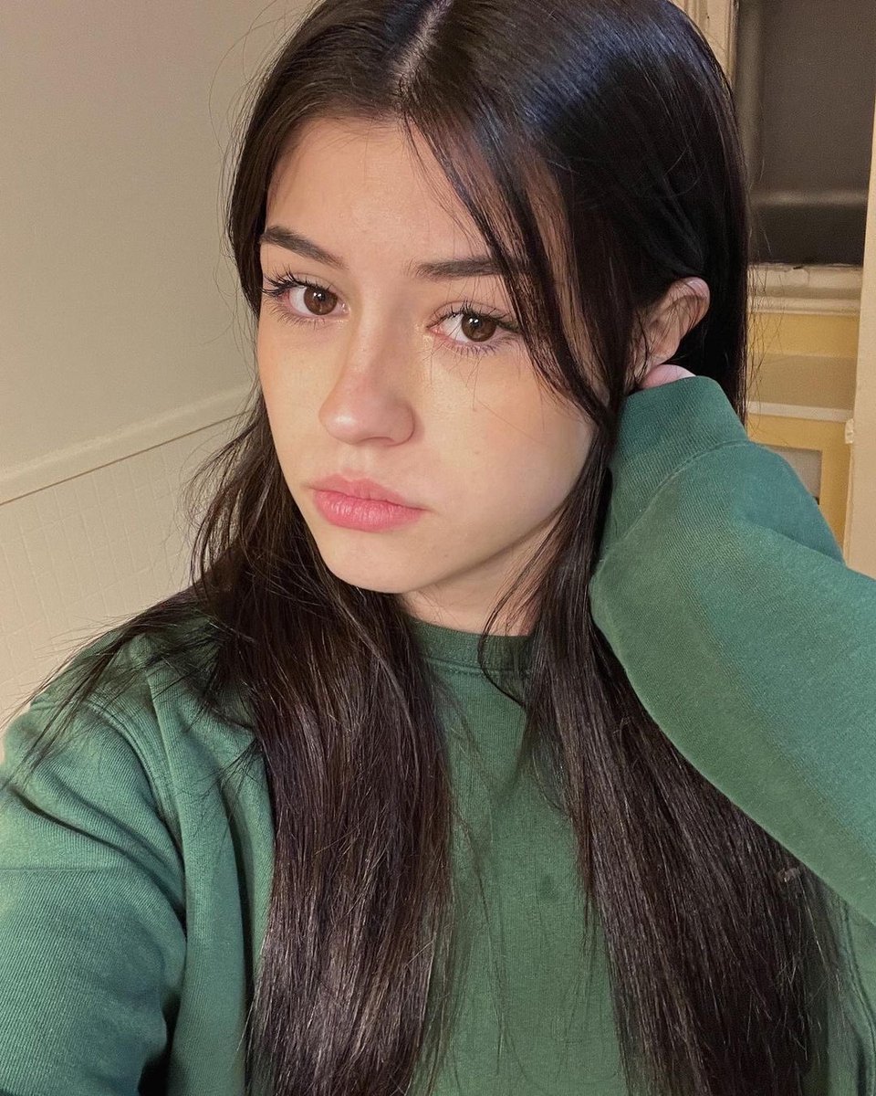 avastrxseey tweet media