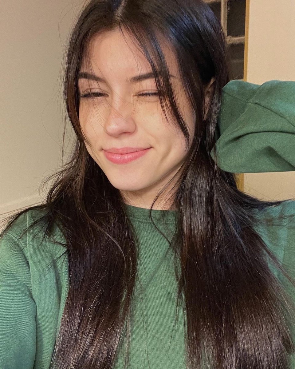 avastrxseey tweet media