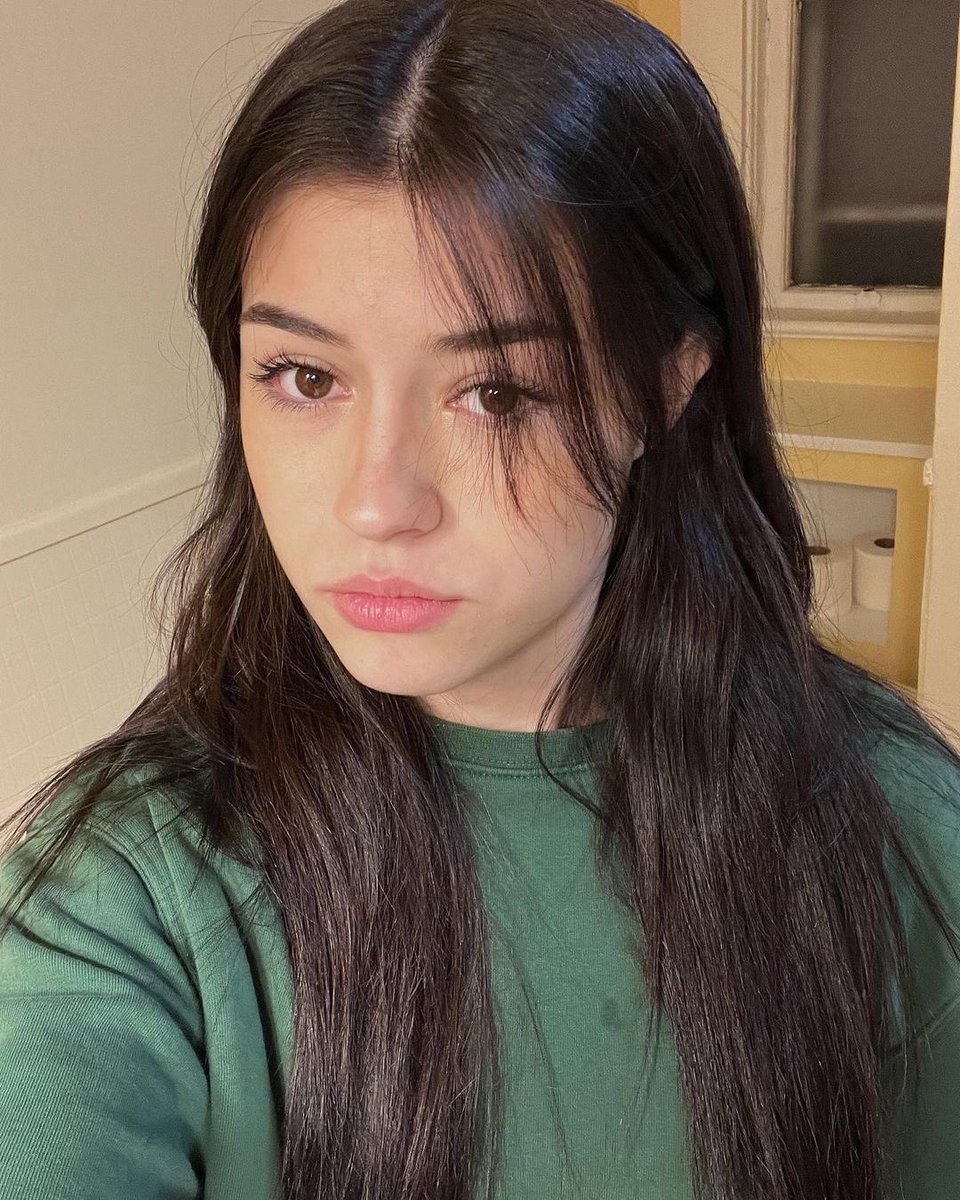 avastrxseey tweet media