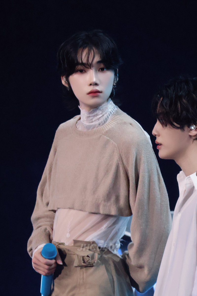 240901 惊鸿一瞥
만난 때 한번 흘끗 봐도 네 마음을 혼란하게 한다
#THEBOYZ #더보이즈  
#NEW #뉴 #최찬희