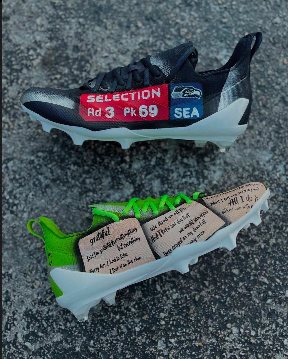 new_era72's tweet image. Tyler Lockett’s cleats it’s really over 💔