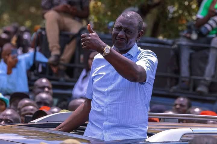 EvansMiloo254's tweet photo. Ni kama watu wa William Ruto wamejaa huku sana,kama unapenda William Ruto RETWEET wenye wivu waone https://t.co/28kxKIlnCt