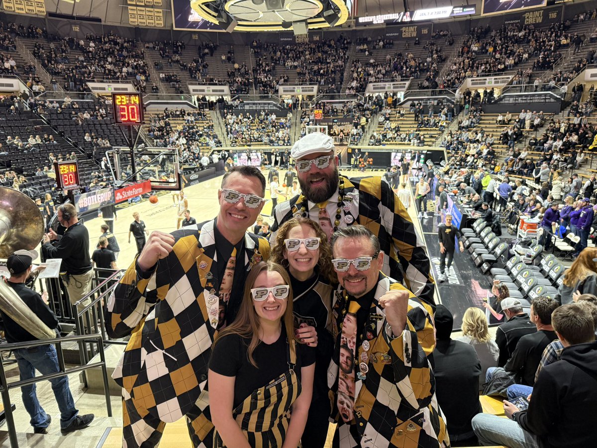 Boiler Suit Guys (@boilersuitguys) on Twitter photo Bringing the noise 💥with <a href="/meggymoo1130/">meagan!!</a> today! <a href="/BoilerBall/">Purdue Men's Basketball</a> <a href="/BigTenNetwork/">Big Ten Network</a> <a href="/PurdueOnBTN/">Purdue On BTN</a> . Representing for the <a href="/ThePaintCrew/">The Paint Crew</a> for ☝️ more. Bringing the noise 💥with <a href="/meggymoo1130/">meagan!!</a> today! <a href="/BoilerBall/">Purdue Men's Basketball</a> <a href="/BigTenNetwork/">Big Ten Network</a> <a href="/PurdueOnBTN/">Purdue On BTN</a> . Representing for the <a href="/ThePaintCrew/">The Paint Crew</a> for ☝️ more.