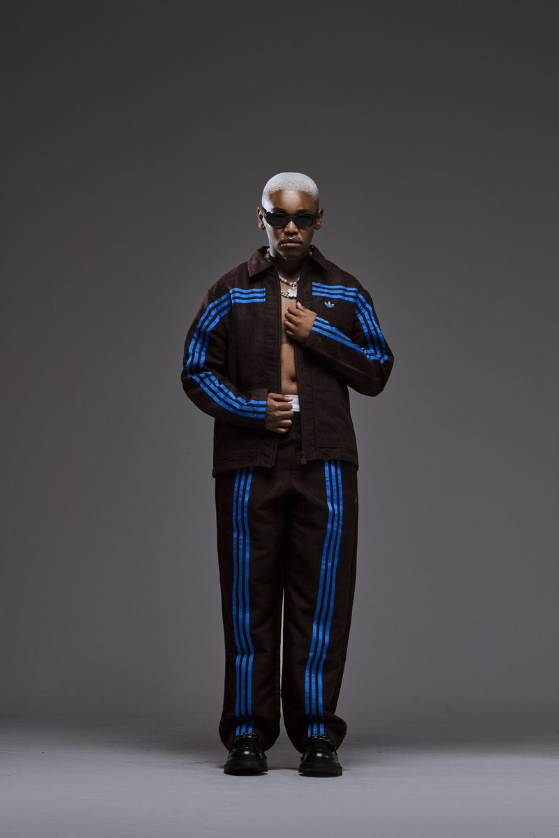 I figured you need new pictures for your wallpaper. Here you go 😉