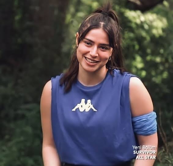 Veee Ayşe kazandı. Sürekli duyduğumuz anons güzel kızım emeğine sağlık. Her hali güzel de mavi Ayşe'si bı farklı tatlı ve 😍
#Survivor2025