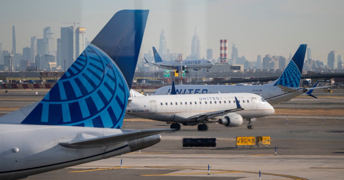 TheNewsGodtweet's tweet image. United Airlines will start testing Elon Musk's Starlink for in-flight internet in February, with plans to offer it on Embraer E-175 commercial flights this spring. 

#UnitedAirlines #Starlink #InFlightInternet #TravelTech #EmbraerE175