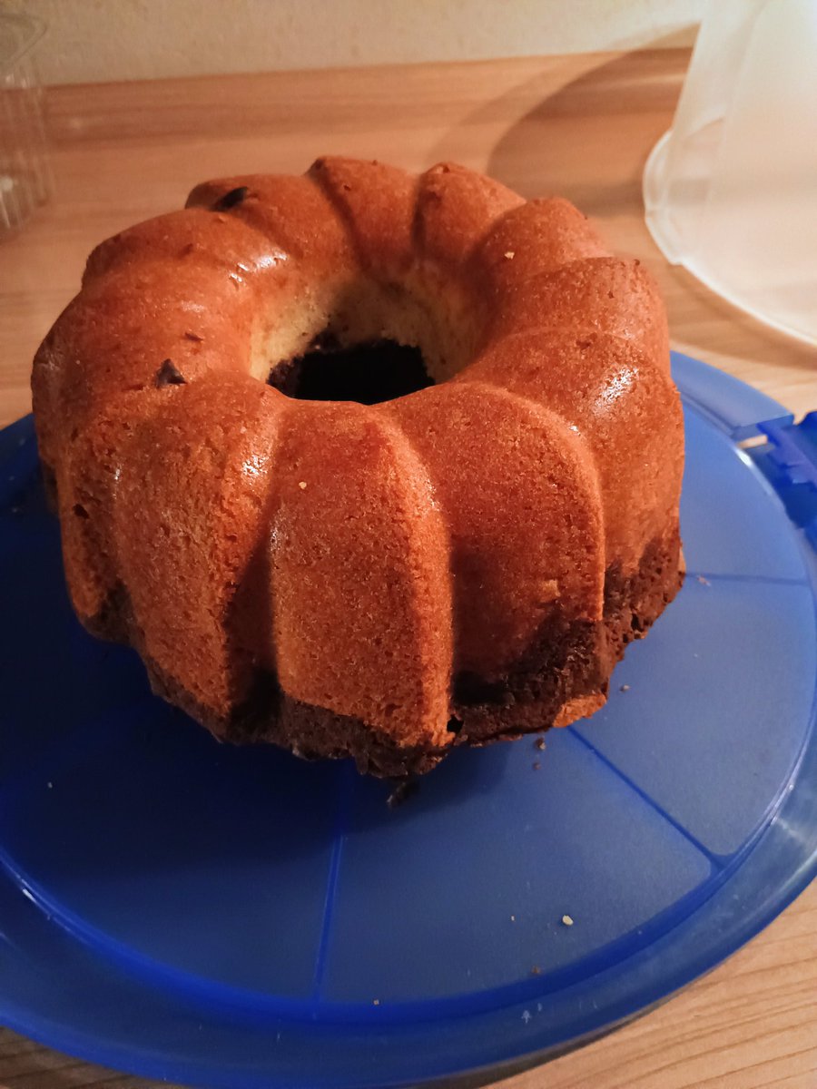 FeierabendCEO's tweet photo. Den einfachen Marmorkuchen wollte ich euch auch nicht vorenthalten.
#Marmorkuchen #Selbstgebacken #Backliebe #Kuchenglück #Backkunst https://t.co/Q9ttWgOORT